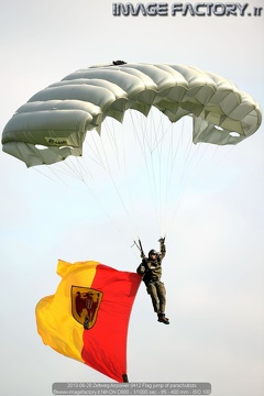 2013-06-28 Zeltweg Airpower 0412 Flag jump of parachutists